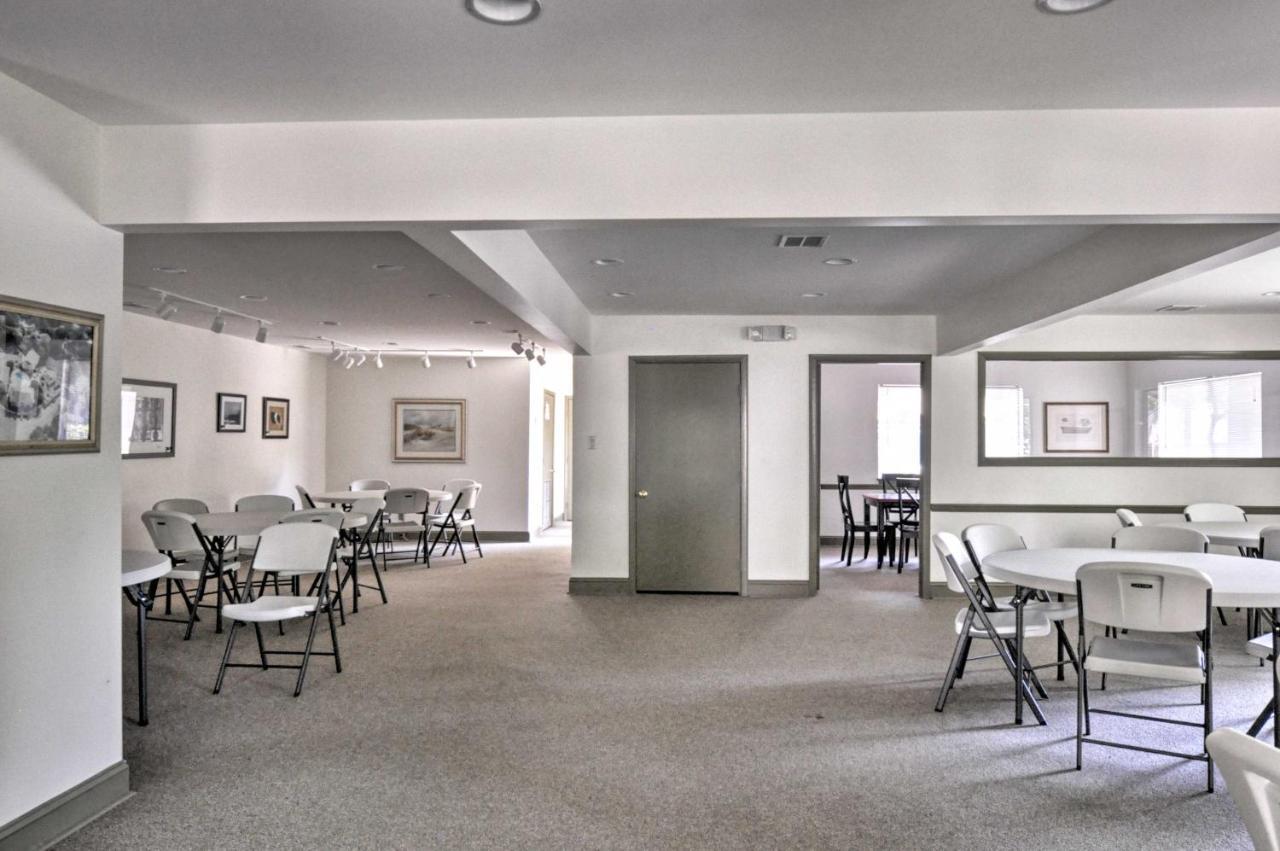 Resort-Style Hilton Head Condo - Walk To Beach! Хилтон-Хед-Айленд Экстерьер фото